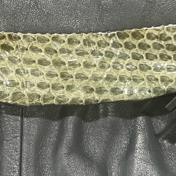 Leather and snakeskin clutch - Picture 8 of 12
